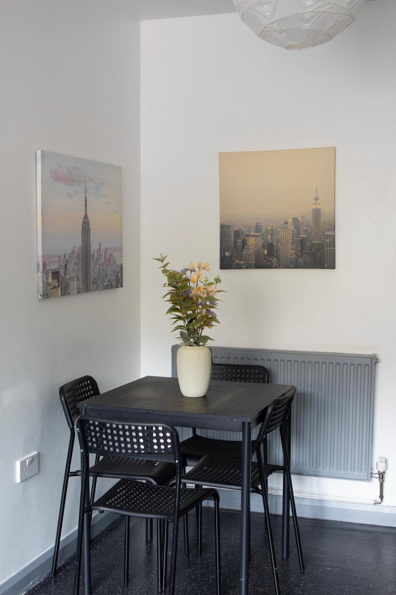 Well-Equipped 4 Bedroom House Close To City Centre Leeds  Eksteriør billede